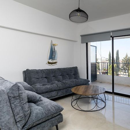 Ollies 3 Bedroom Apartment Ларнака Экстерьер фото